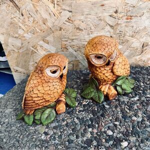 Vintage 1970s hard plastic Wooden like Owl Figurines w/Green Leaves Set of two